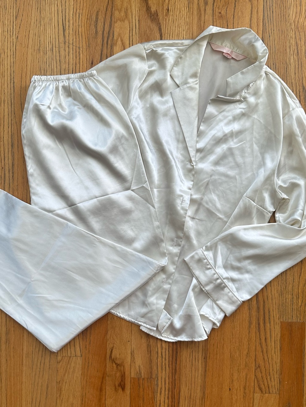 Victoria's Secret ‘99 Vintage Cream Satin PJ’s - Picture 7 of 11